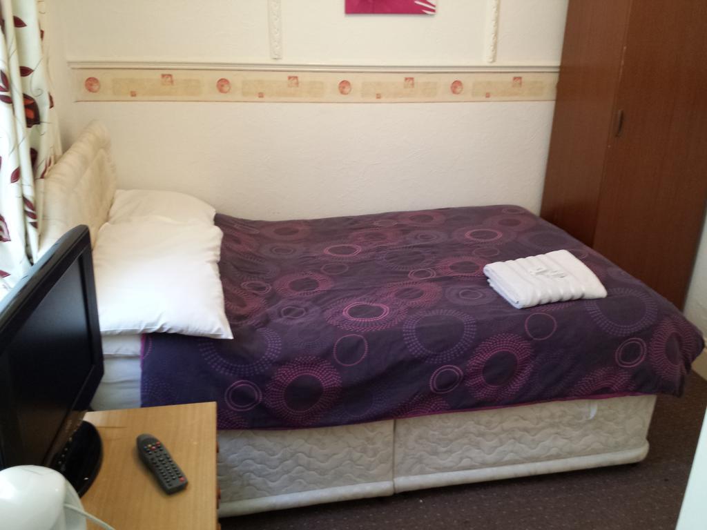 Bed and Breakfast The Elmora Блекпул Номер фото